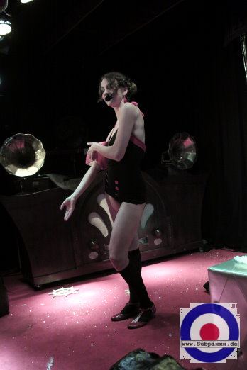 Singin Sue (D) Ballroom Goes Burlesque - Noels Ballroom Leipzig 17. September 2011 (11).JPG